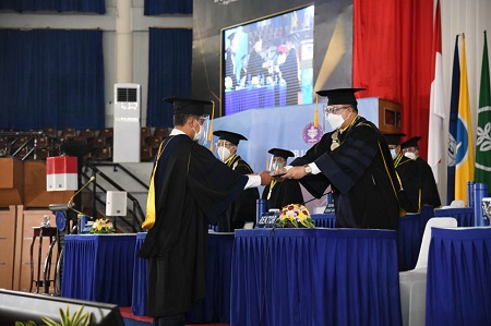 IPB University Beri Anugerah Dr (HC) Bidang Pengelolaan SDA dan Lingkungan kepada Doni Monardo